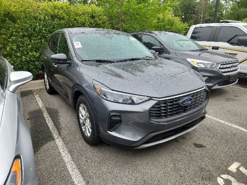 Used 2023 Ford Escape Active FWD image 2