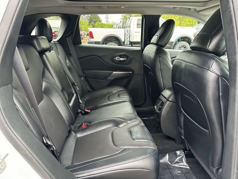 Used 2022 Jeep Cherokee Limited image 7