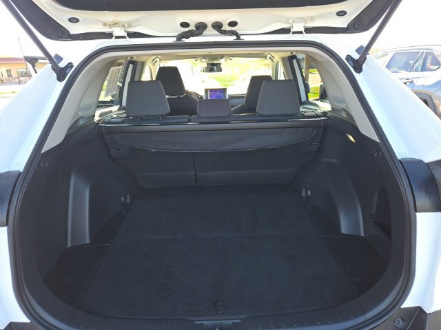 Used 2025 Toyota RAV4 XLE AWD/4WD image 28