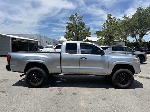 Used 2022 Toyota Tacoma SR RWD image 7