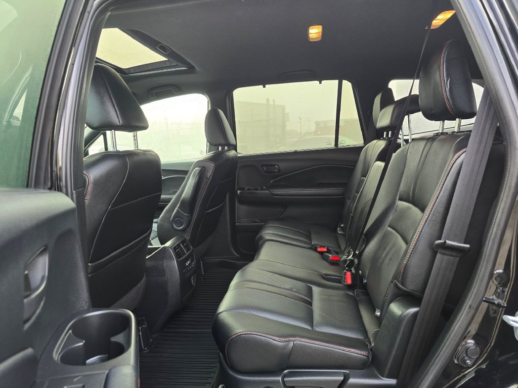 Used 2022 Honda Pilot TrailSport image 16