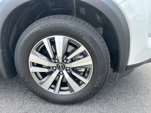 Used 2025 Nissan Pathfinder SL AWD/4WD image 32
