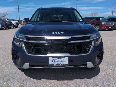 Used 2024 Kia Seltos EX image 3