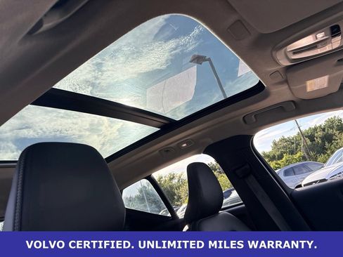 Certified 2025 Volvo XC40 B5 Plus AWD/4WD image 15