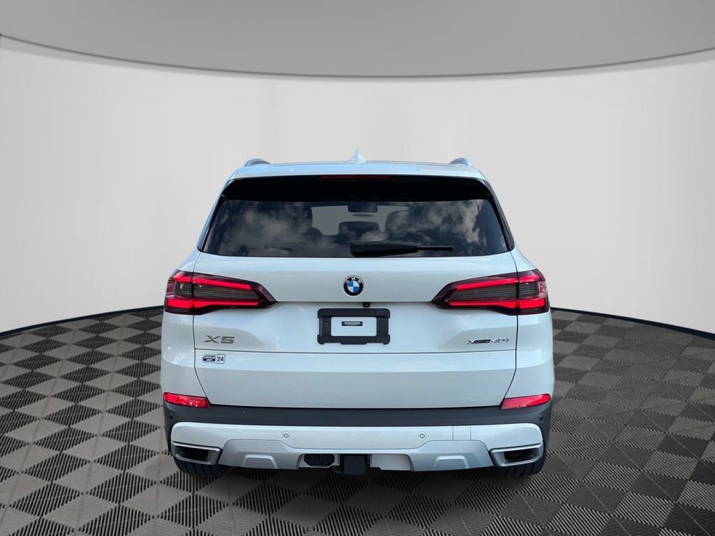 Used 2021 BMW X5 xDrive40i w/ Parking Assistance Package AWD/4WD image 6