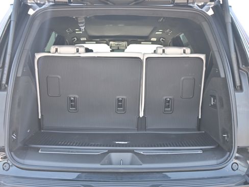 Used 2026 Cadillac Escalade Platinum Sport w/ LPO, ONYX Package image 17