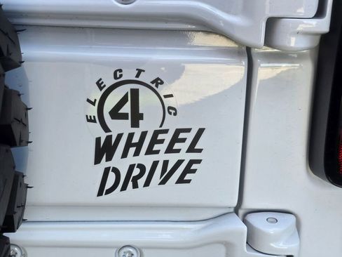 Used 2023 Jeep Wrangler Unlimited w/ Cold Weather Group AWD/4WD image 12