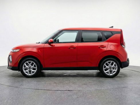 Used 2025 Kia Soul LX w/ LX Technology Package image 5