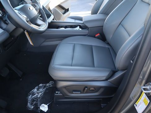 New 2026 Ford Explorer Active w/ Active Comfort Package image 11