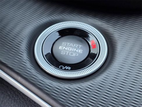 New 2025 Jeep Grand Cherokee Altitude image 21