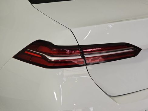 Used 2026 BMW 530i RWD image 32