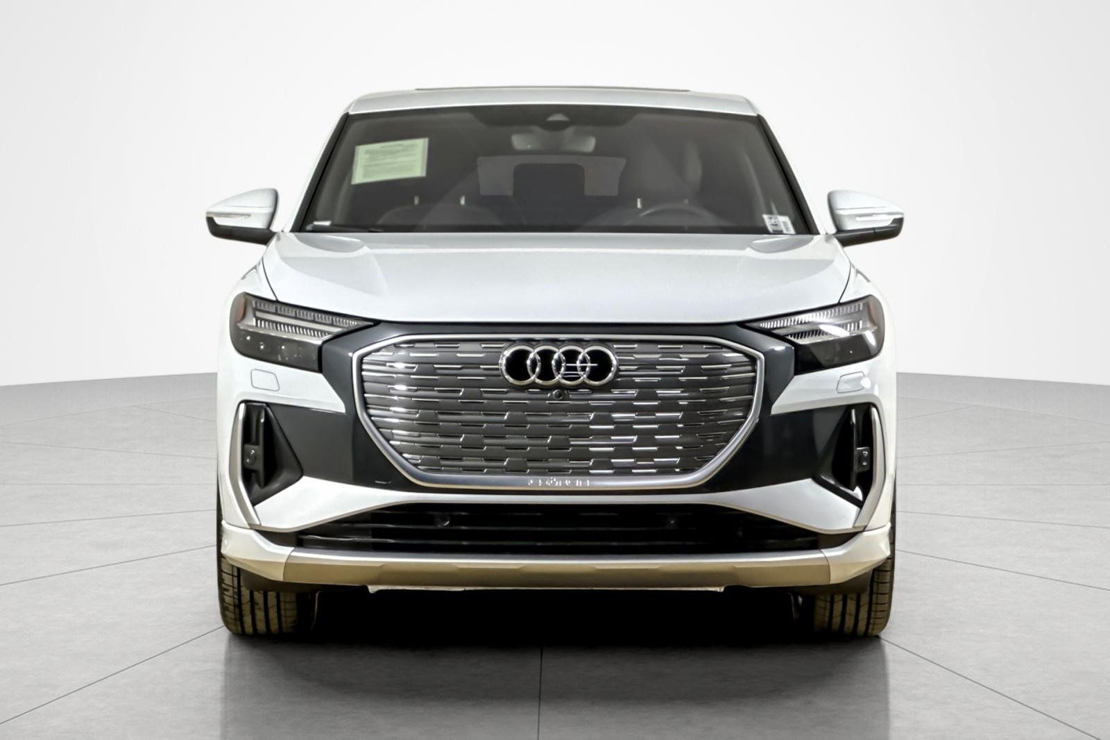 Used 2024 Audi Q4 e-tron Prestige AWD/4WD image 8