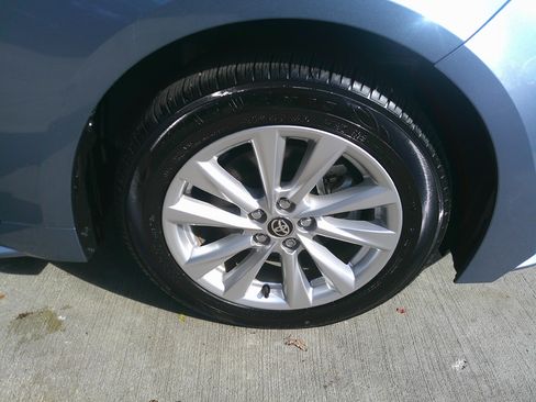 Used 2025 Toyota Corolla XLE image 14