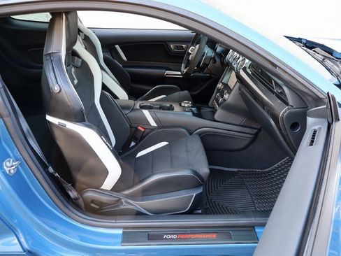 Used 2021 Ford Mustang Shelby GT500 w/ Carbon Fiber Track Pack image 36