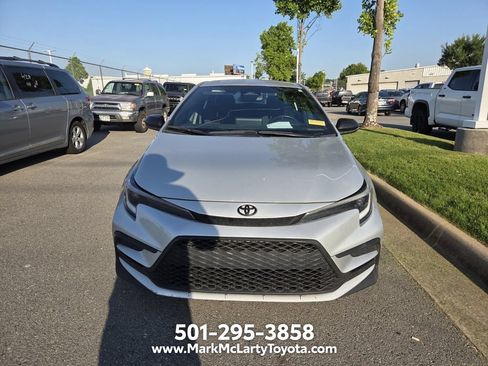 Used 2023 Toyota Corolla SE FWD image 2