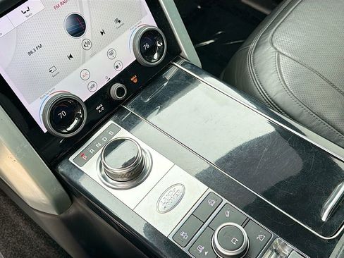Used 2019 Land Rover Range Rover HSE image 28