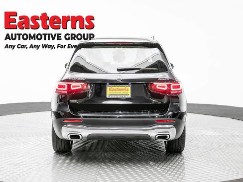 Used 2021 Mercedes-Benz GLB 250 4MATIC w/ Premium Package image 6