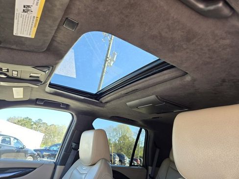 Used 2019 Cadillac Escalade Platinum AWD/4WD image 24