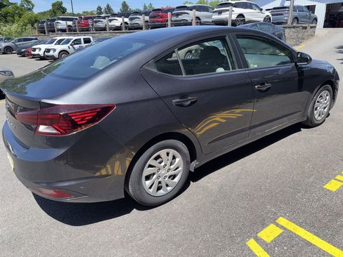 Used 2020 Hyundai Elantra SE w/ Cargo Package (C1) FWD image 5