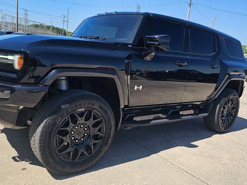 Used 2025 GMC Hummer EV 2X image 3