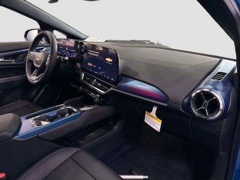 New 2026 Chevrolet Equinox EV LT FWD image 31