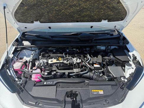 Used 2025 Toyota Prius AWD image 29