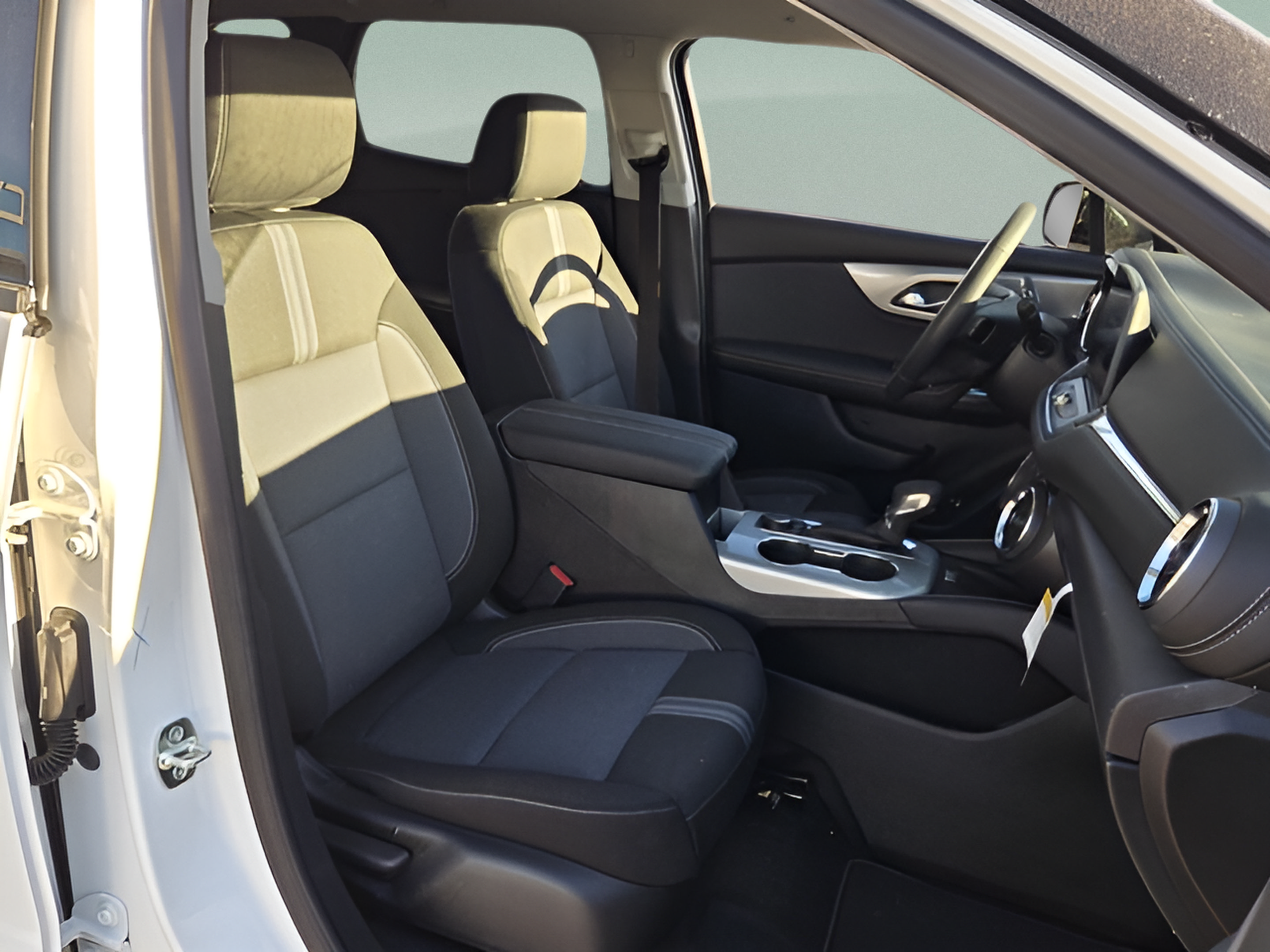 New 2026 Chevrolet Blazer LT w/ Convenience Package FWD image 18