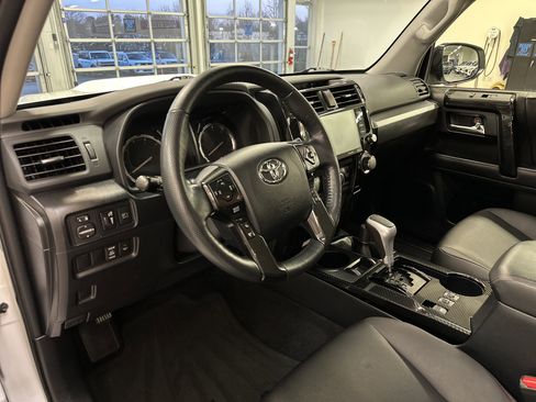 Used 2024 Toyota 4Runner TRD Off-Road Premium image 26