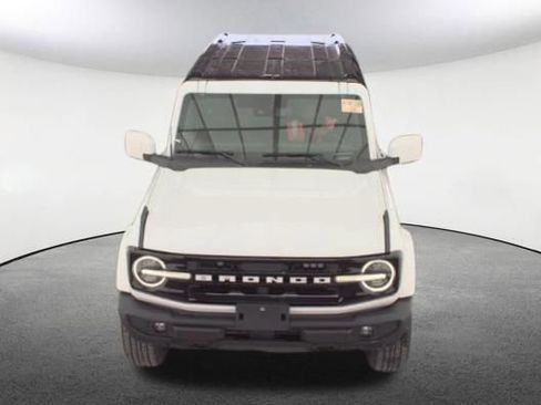 Used 2025 Ford Bronco Outer Banks image 2