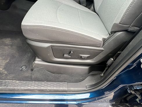 Used 2024 RAM 2500 Big Horn w/ Bed Utility Group image 17