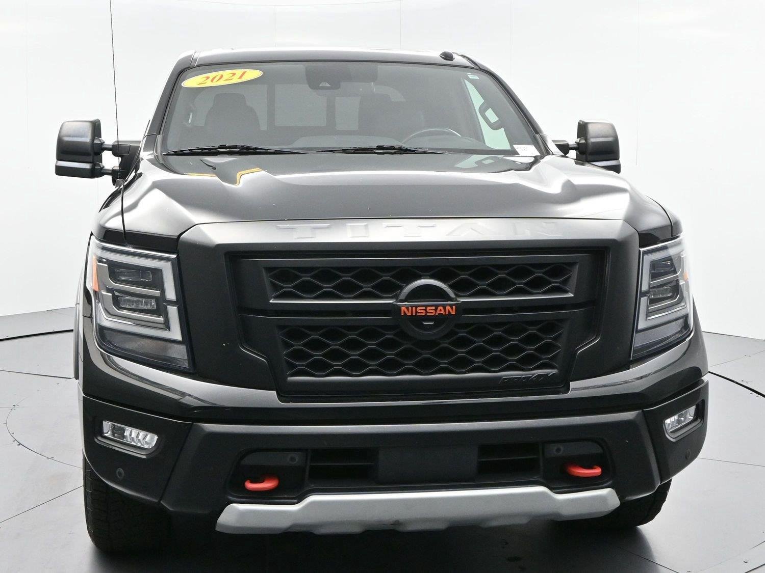 Used 2021 Nissan Titan PRO-4X w/ Pro-4x Convenience Package AWD/4WD image 2