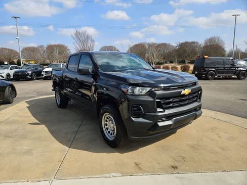 Used 2024 Chevrolet Colorado W/T image 3