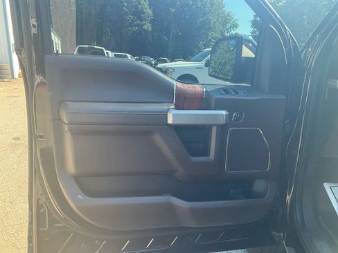 Used 2018 Ford F150 King Ranch w/ Equipment Group 601A Luxury AWD/4WD image 17