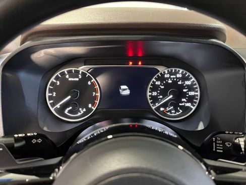 Used 2022 Nissan Rogue SV image 26