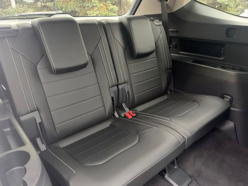 Used 2023 Volkswagen Atlas SEL Premium image 42