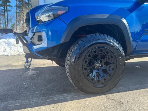 Used 2017 Toyota Tacoma TRD Off-Road w/ Tow Package AWD/4WD image 14