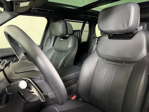 Certified 2025 Land Rover Range Rover SV image 5
