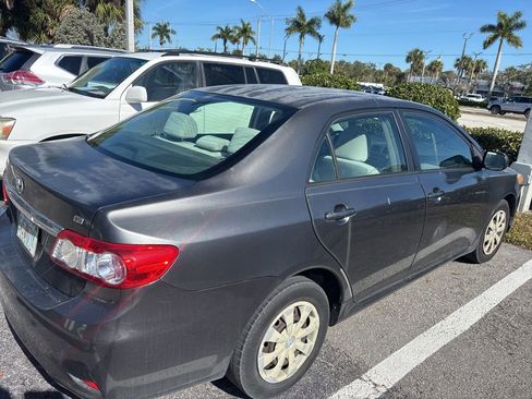 Used 2011 Toyota Corolla LE image 4