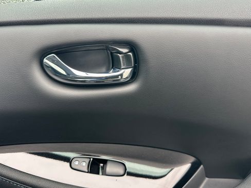 Certified 2024 Nissan Leaf SV Plus image 20