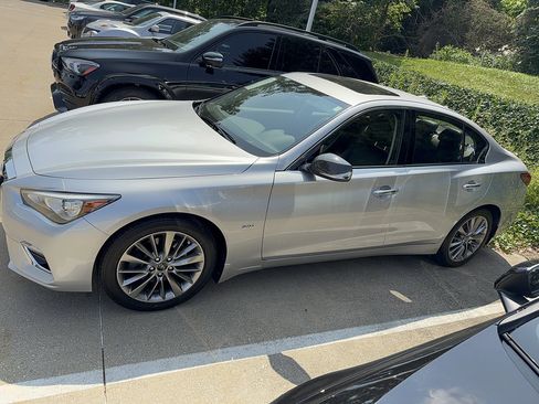 Used 2018 INFINITI Q50 Luxe w/ Essential Package (3.0T Luxe) AWD/4WD image 2