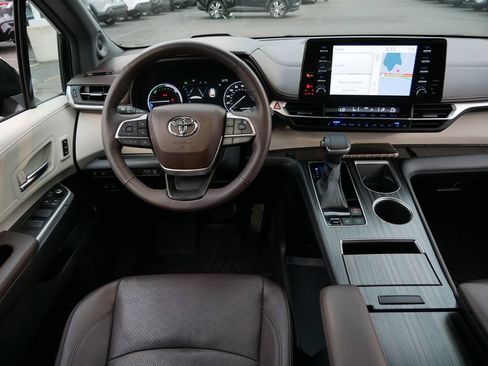 Certified 2022 Toyota Sienna Platinum AWD/4WD image 12