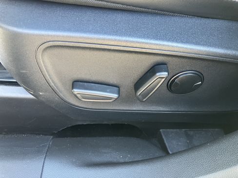 Used 2025 Ford Escape Platinum AWD/4WD image 21