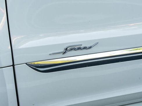 Used 2021 Bentley Bentayga Speed AWD/4WD image 28