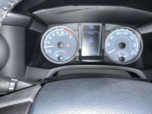 Certified 2023 Toyota Tacoma TRD Off-Road AWD/4WD image 15