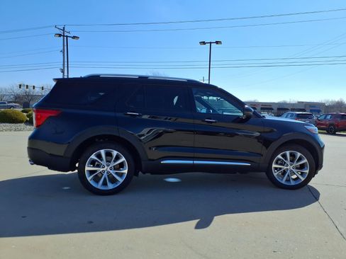 Used 2023 Ford Explorer Platinum w/ Technology Package image 39