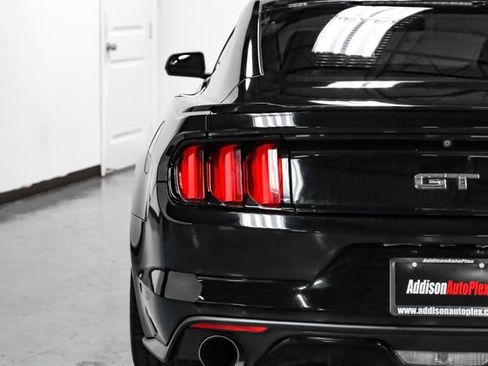 Used 2017 Ford Mustang GT Premium image 36