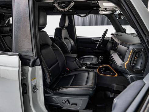 Used 2024 Ford Bronco Badlands image 48