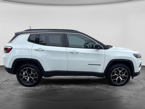 Used 2026 Jeep Compass Limited AWD/4WD image 12