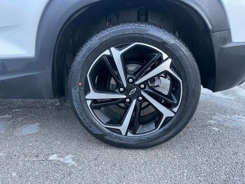 Used 2023 Chevrolet TrailBlazer RS w/ Sun and Liftgate Package image 10