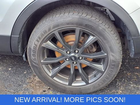 Used 2018 Ford Explorer XLT w/ Equipment Group 202A AWD/4WD image 11